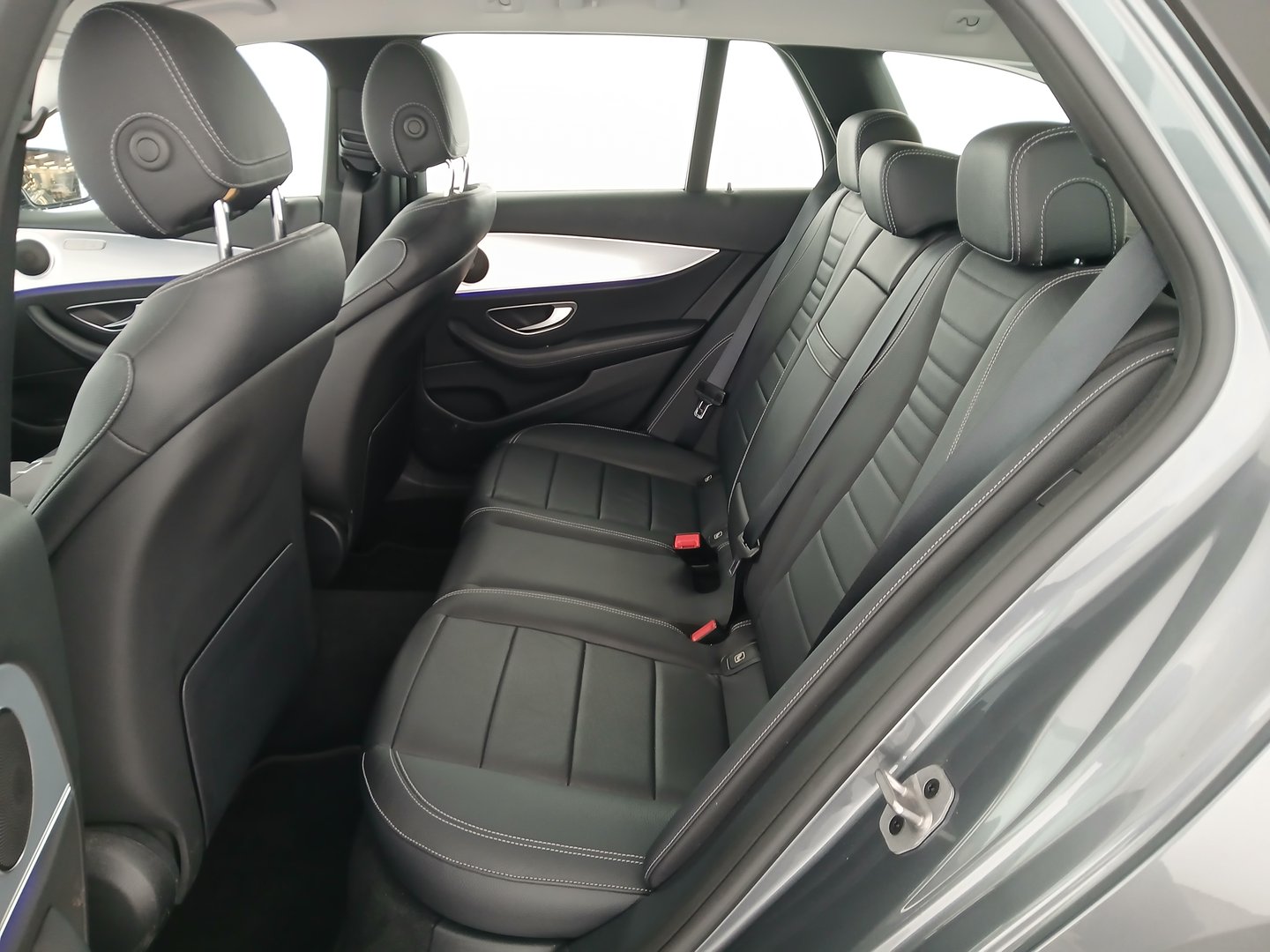 Mercedes E 200 d T Aut. | Bild 23 von 28