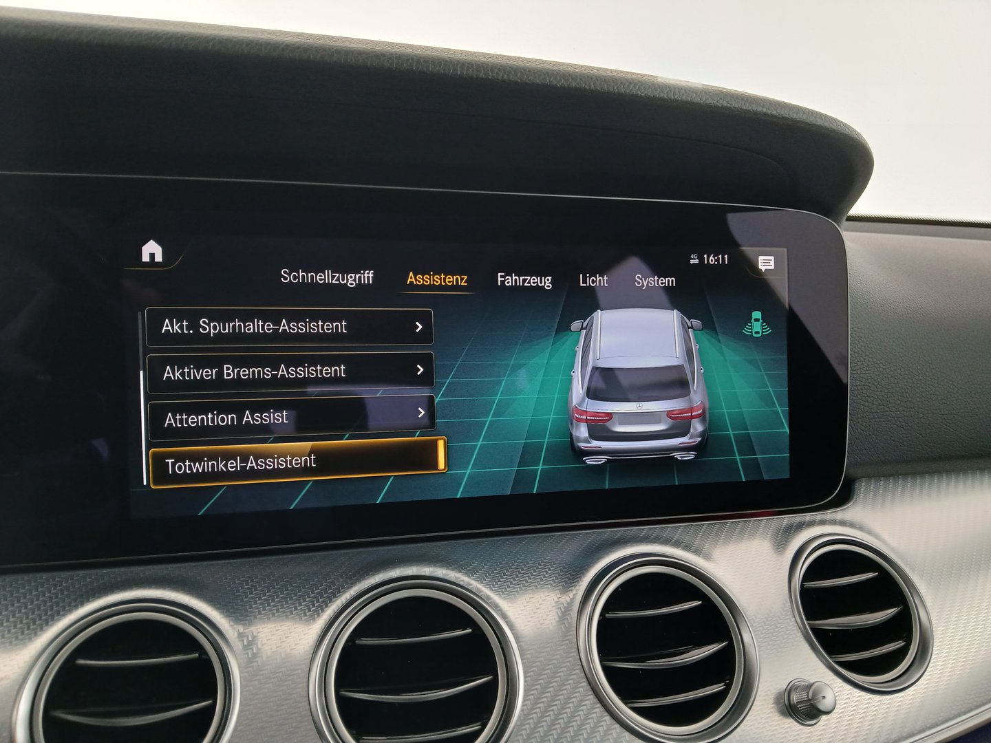 Mercedes E 200 d T Aut. | Bild 19 von 28