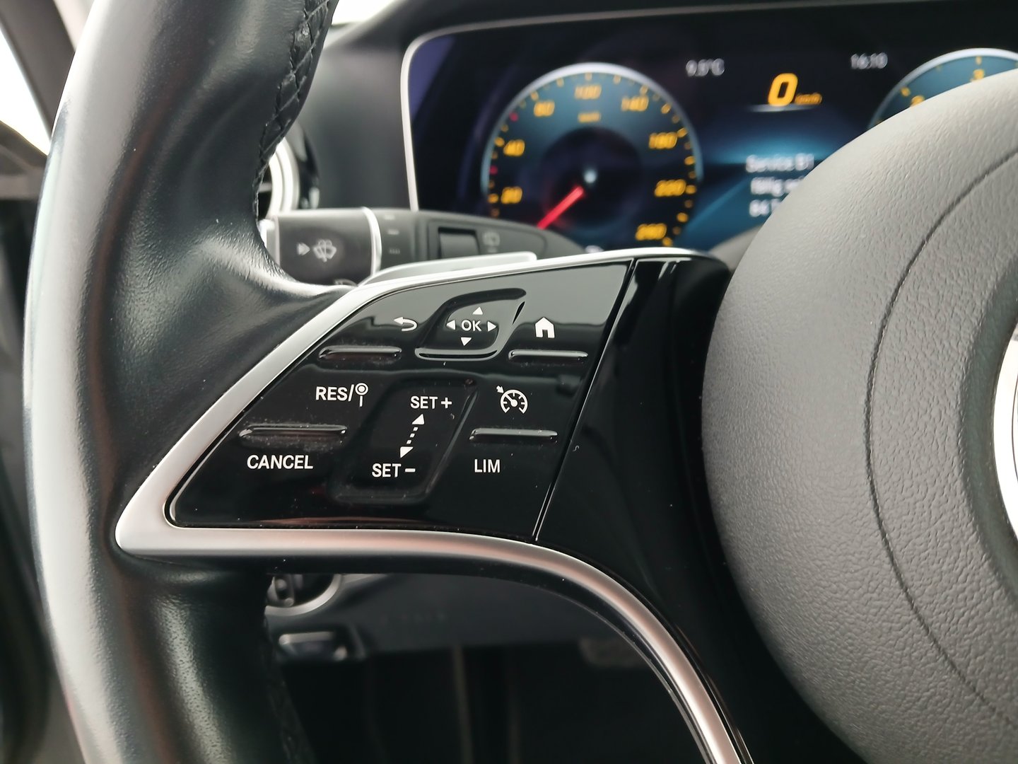 Mercedes E 200 d T Aut. | Bild 14 von 28