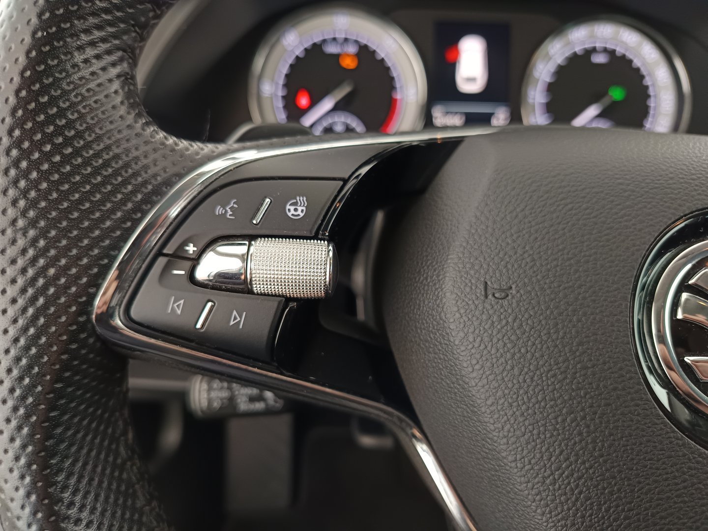 Škoda SUPERB Combi Style TDI DSG | Bild 17 von 34