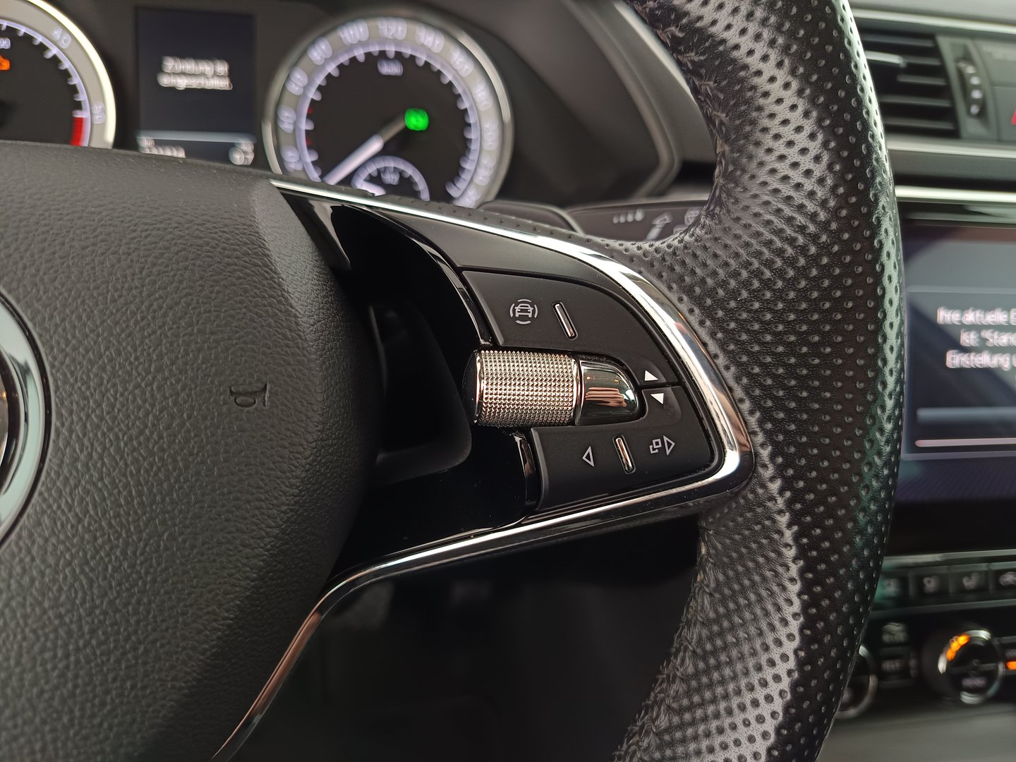 Škoda SUPERB Combi Style TDI DSG | Bild 18 von 34