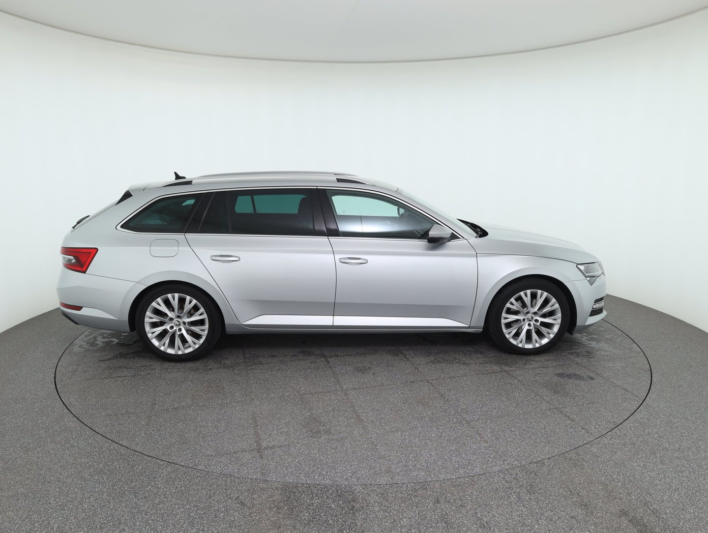Škoda SUPERB Combi Style TDI DSG | Bild 5 von 34