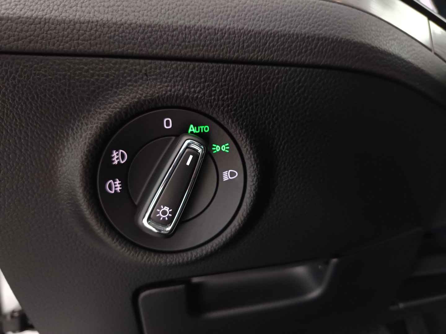 Škoda SUPERB Combi Style TDI DSG | Bild 13 von 34