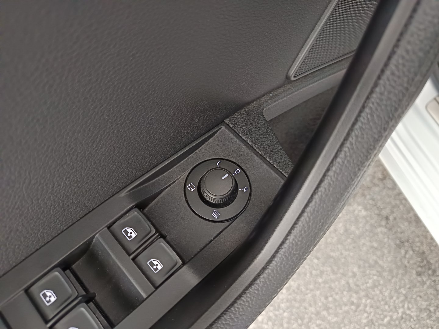 Škoda SUPERB Combi Style TDI DSG | Bild 12 von 34