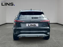 Audi Q3 TFSI quattro 150 kW  intense in Mythosschwarz Metallic