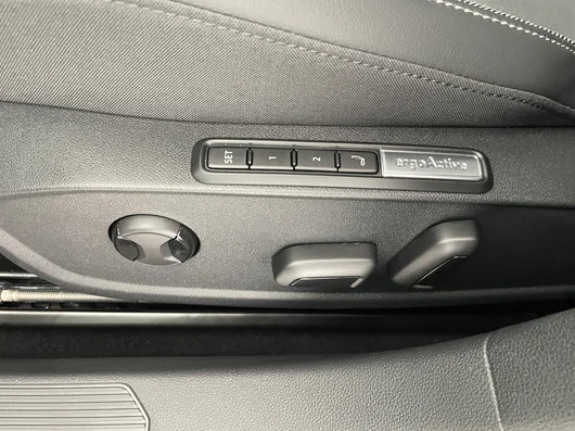 Bild eines VW Golf Variant Business mHeV TSI DSG