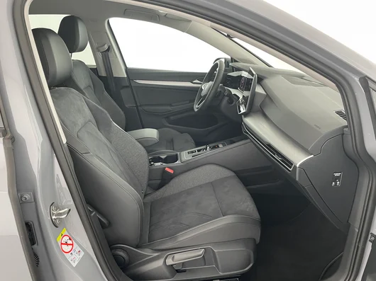 Bild eines VW Golf Variant Business mHeV TSI DSG