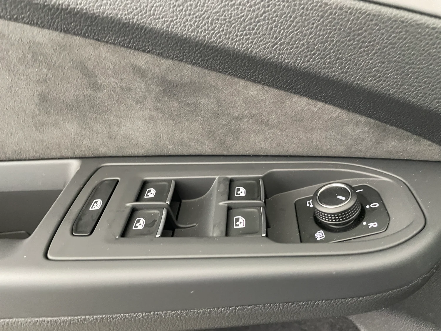 Bild eines VW Golf Variant Business mHeV TSI DSG