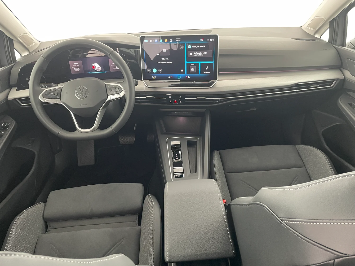 Bild eines VW Golf Variant Business mHeV TSI DSG