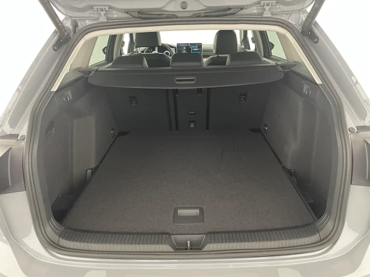 Bild eines VW Golf Variant Business mHeV TSI DSG