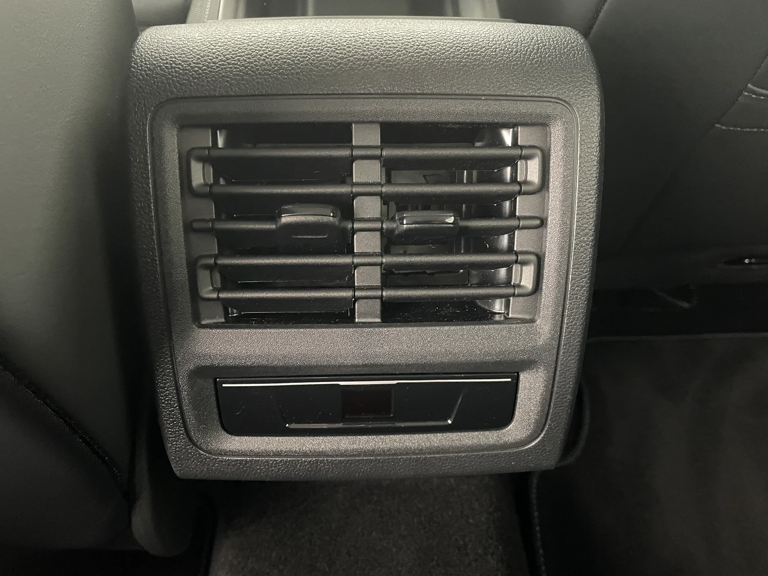 Bild eines VW Golf Variant Business mHeV TSI DSG