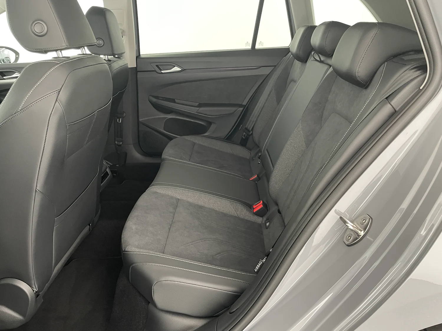 Bild eines VW Golf Variant Business mHeV TSI DSG