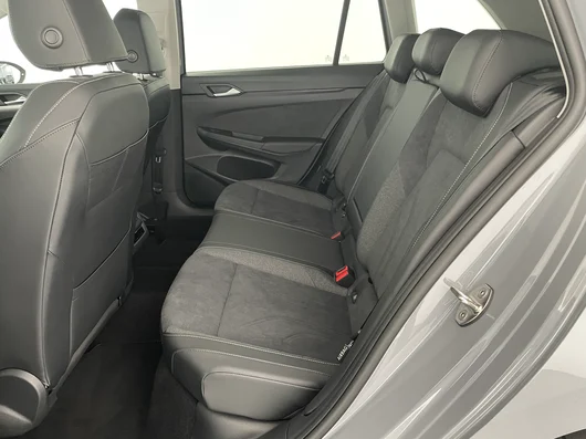 Bild eines VW Golf Variant Business mHeV TSI DSG