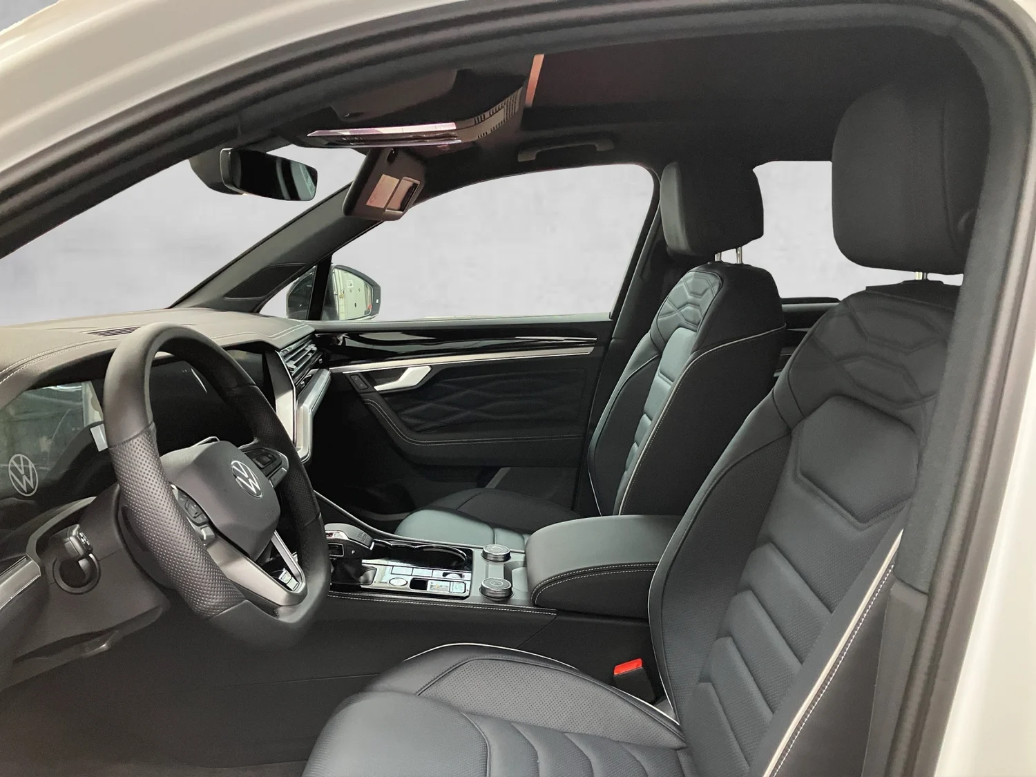 Bild eines VW Touareg R-Line TDI 4M. Final Edition