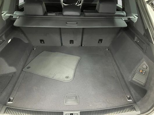 Bild eines VW Touareg R-Line TDI 4M. Final Edition