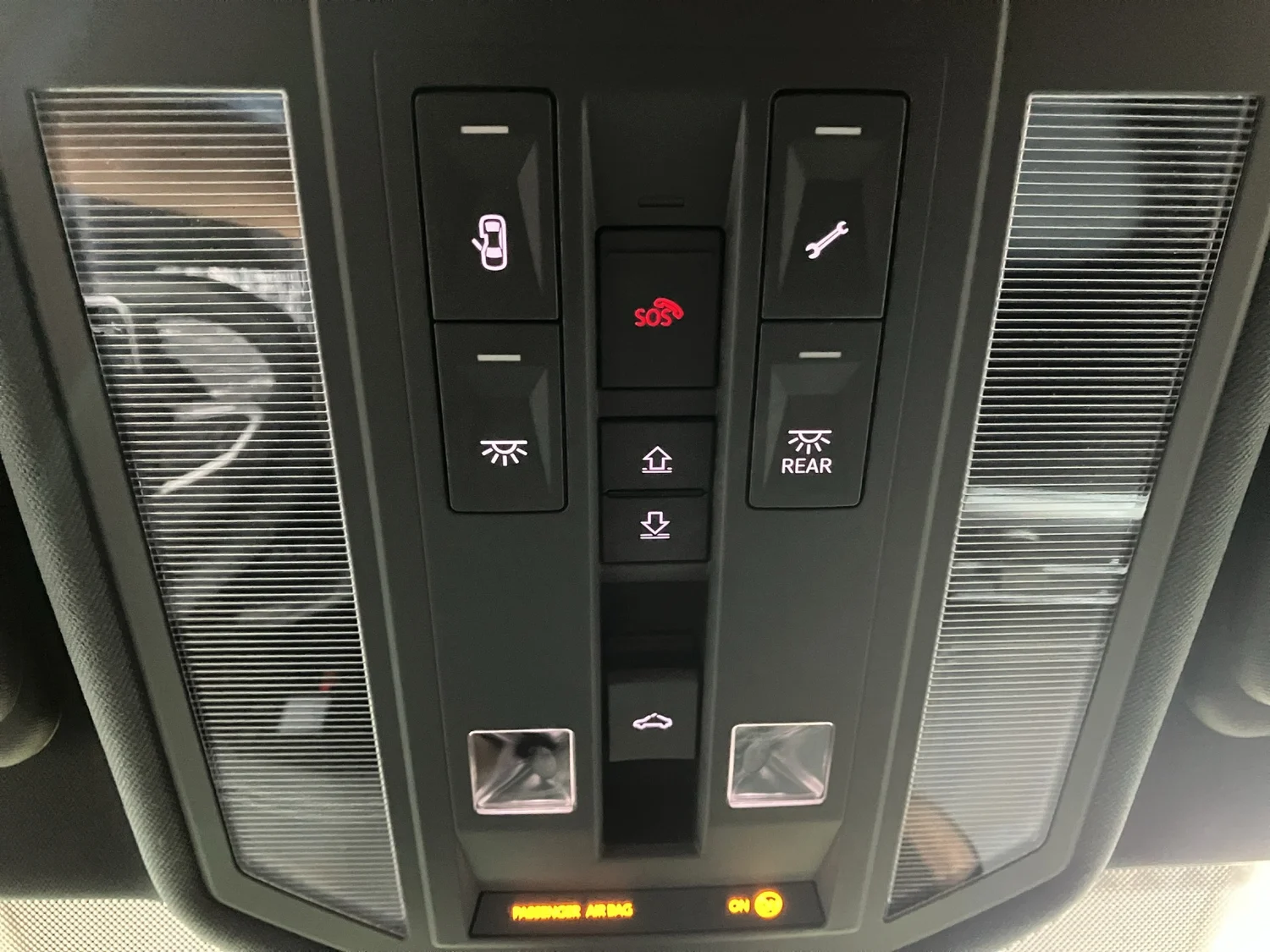 Bild eines VW Touareg R-Line TDI 4M. Final Edition
