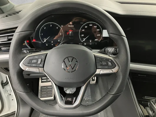 Bild eines VW Touareg R-Line TDI 4M. Final Edition