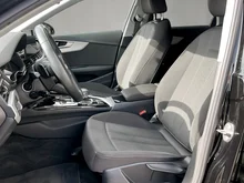 Audi A4 Avant 30 TDI in brillantschwarz Klar