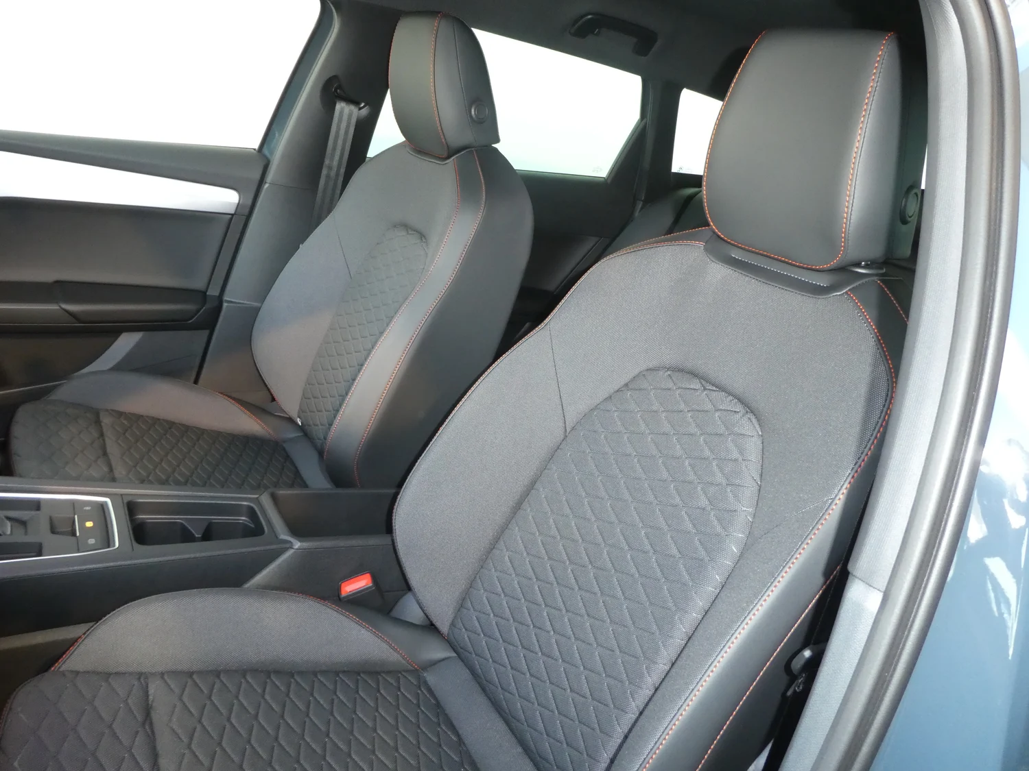 Bild eines SEAT Leon SP Kombi FR 1.5 eTSI DSG 115 PS