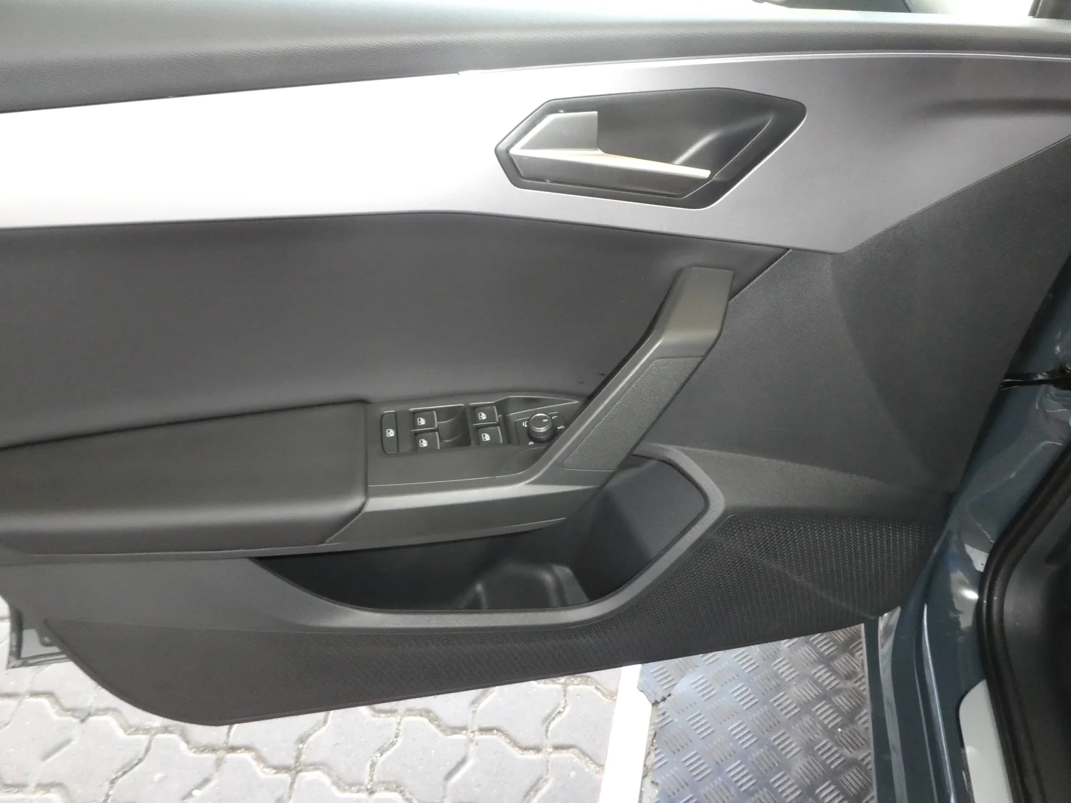 Bild eines SEAT Leon SP Kombi FR 1.5 eTSI DSG 115 PS