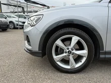 Audi Q3 35 TDI advanced exterieur in L5 Florettsilber Metallic