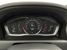 Volvo XC60 D4 Kinetic AWD in grau