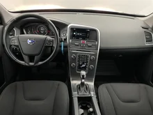 Volvo XC60 D4 Kinetic AWD in grau
