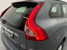 Volvo XC60 D4 Kinetic AWD in grau