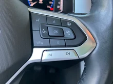 VW T-Roc Life TSI in Indium Grau Metallic
