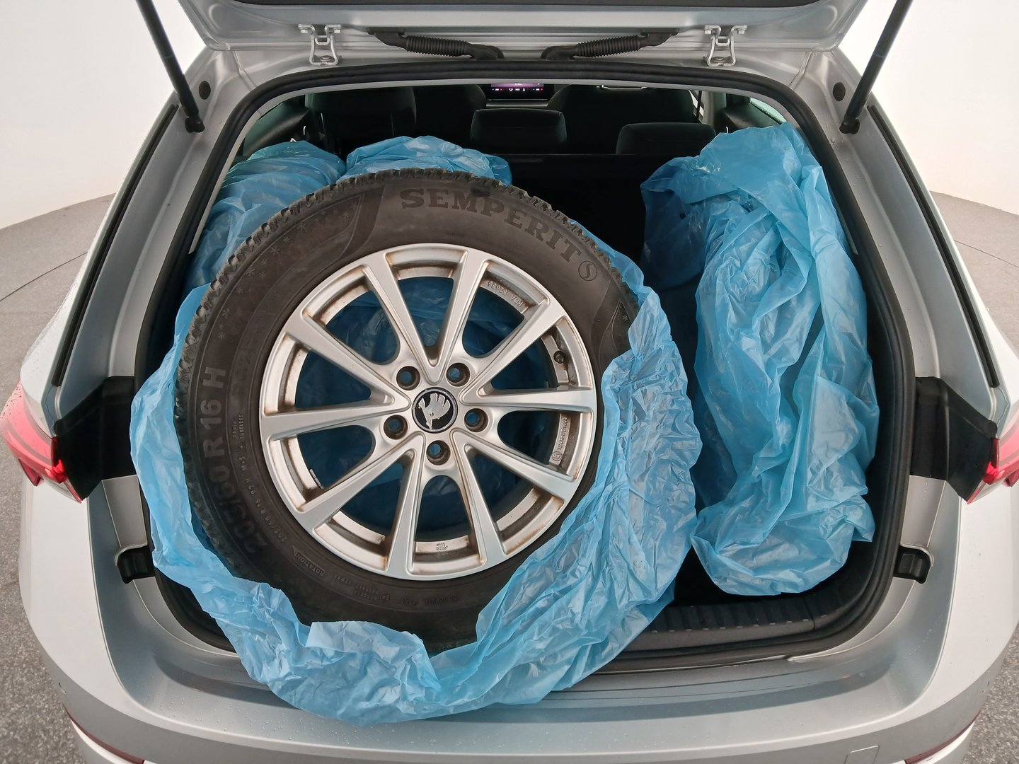 Škoda OCTAVIA Combi 4x4 Ambition TDI DSG | Bild 27 von 29