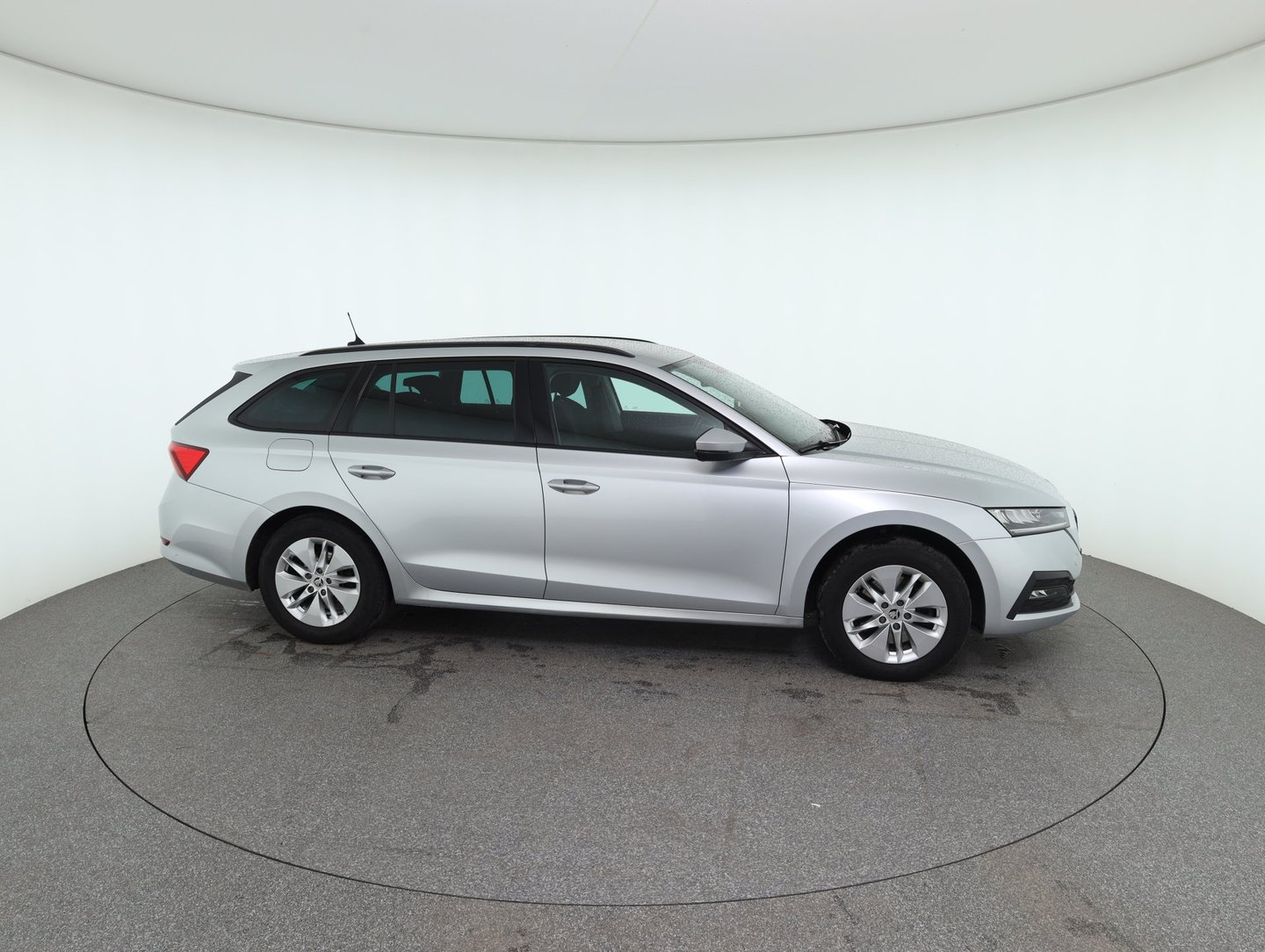 Škoda OCTAVIA Combi 4x4 Ambition TDI DSG | Bild 4 von 29