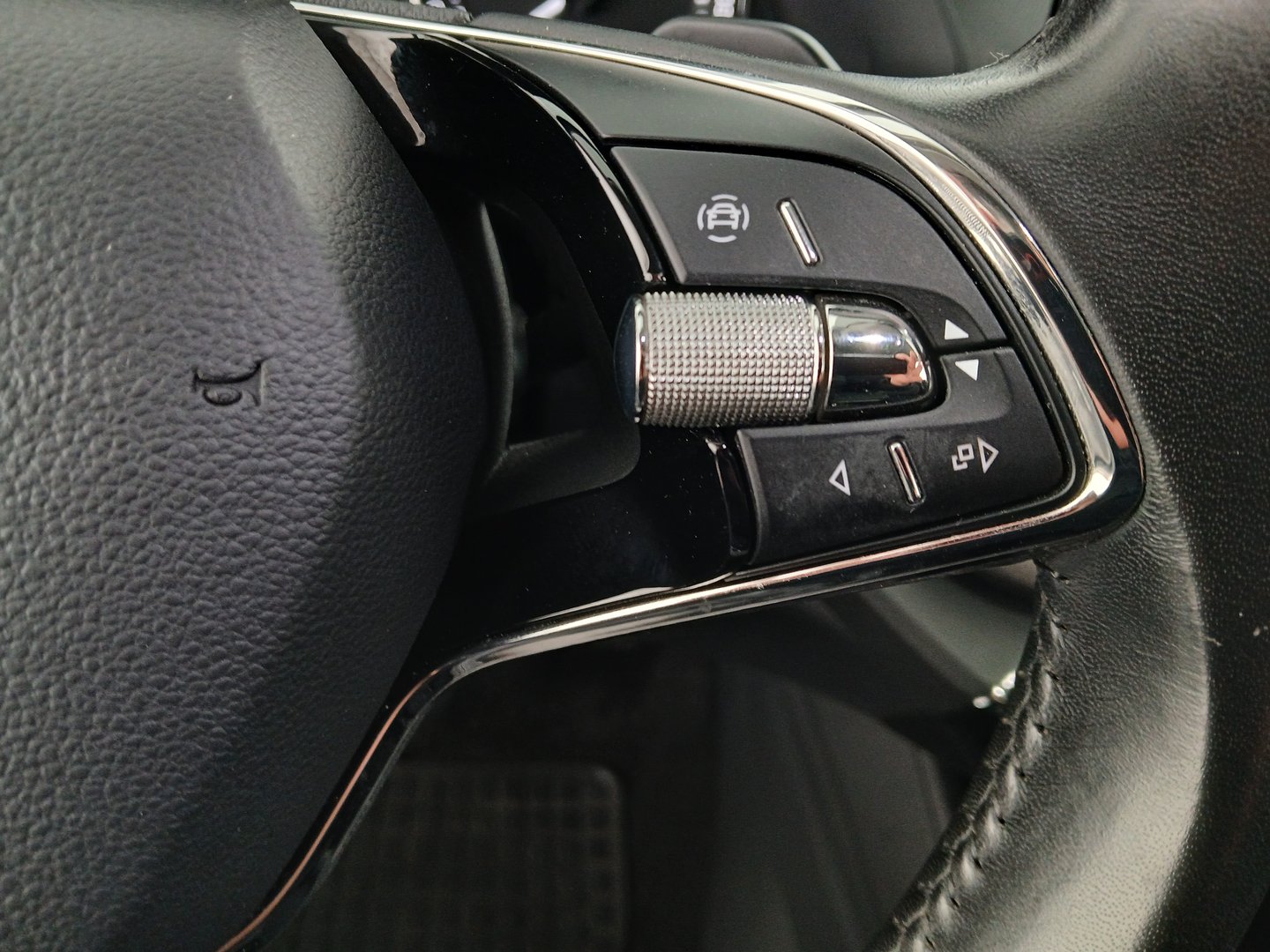 Škoda OCTAVIA Combi 4x4 Ambition TDI DSG | Bild 17 von 29