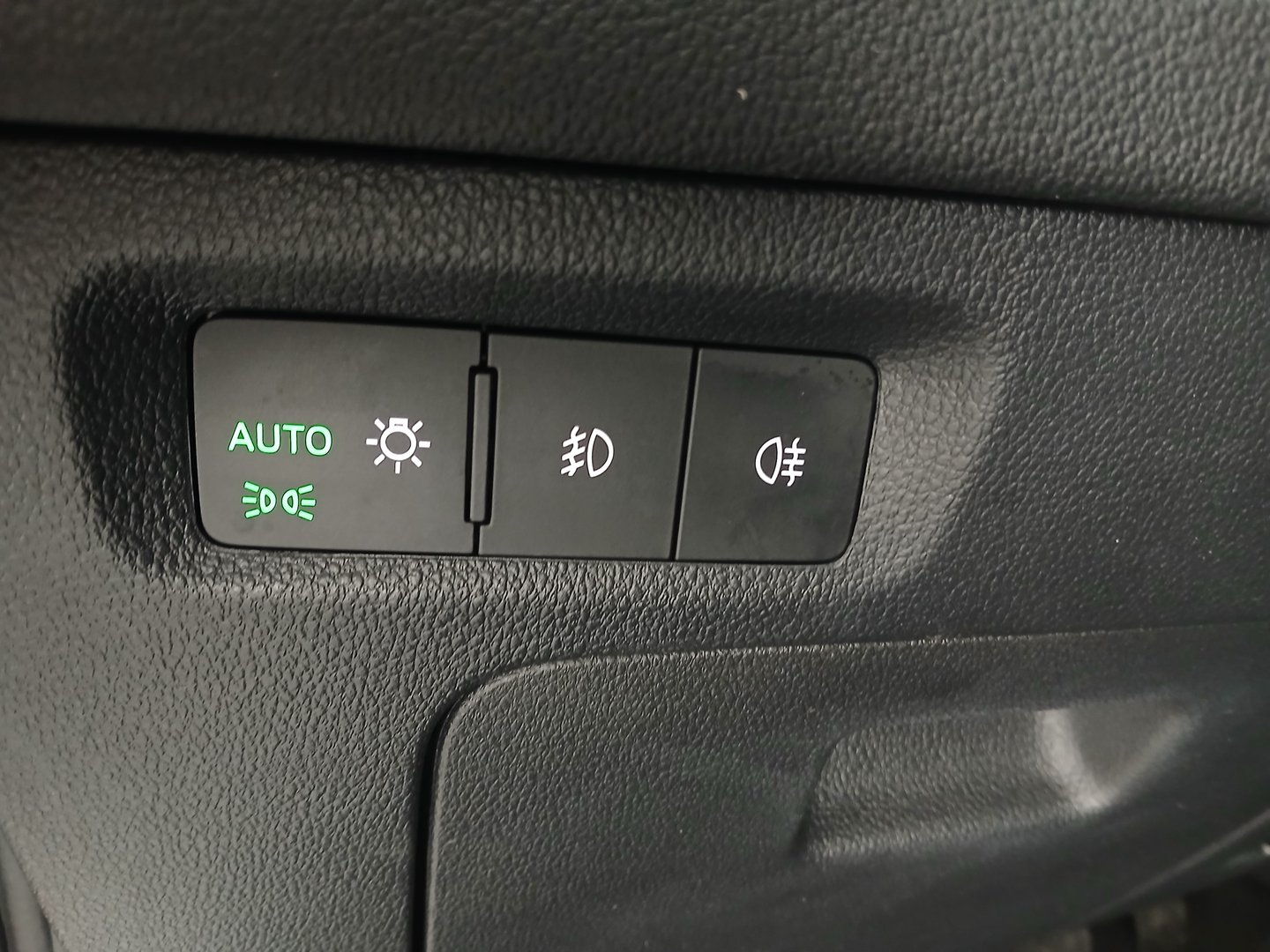 Škoda OCTAVIA Combi 4x4 Ambition TDI DSG | Bild 12 von 29