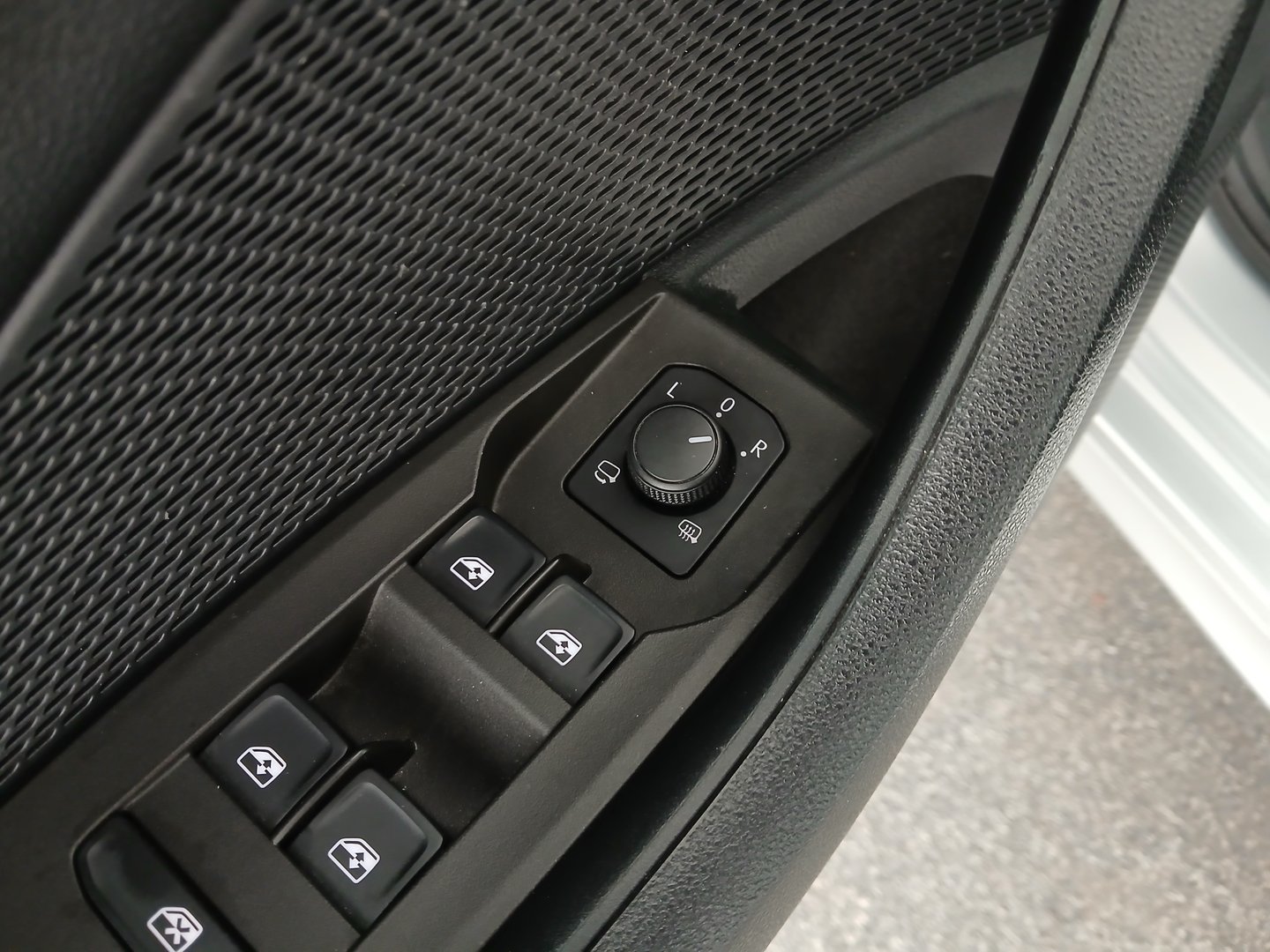 Škoda OCTAVIA Combi 4x4 Ambition TDI DSG | Bild 11 von 29