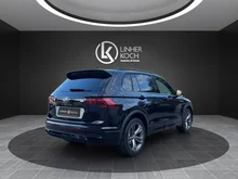 VW Tiguan R-Line TSI DSG in Deep Black Perleffekt