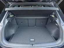VW Tiguan R-Line TSI DSG in Deep Black Perleffekt