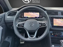 VW Tiguan R-Line TSI DSG in Deep Black Perleffekt