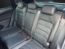 VW Tiguan R-Line TSI DSG in Deep Black Perleffekt