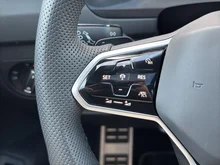 VW Tiguan R-Line TSI DSG in Deep Black Perleffekt