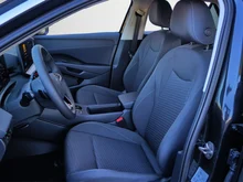 VW T-Roc Life eTSI DSG in Grenadillschwarz Metallic