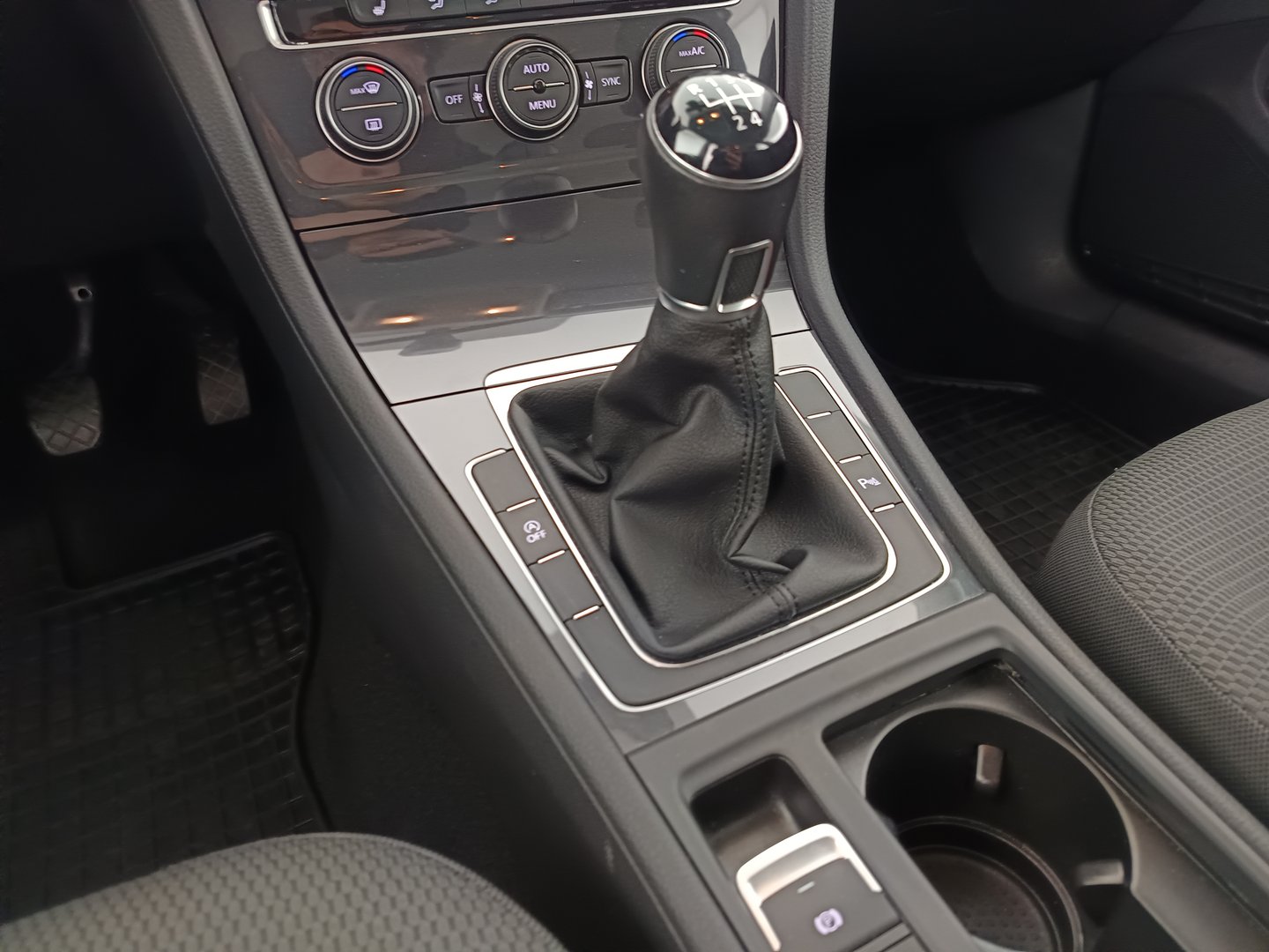 VW Golf Variant Comfortline TDI SCR | Bild 27 von 31