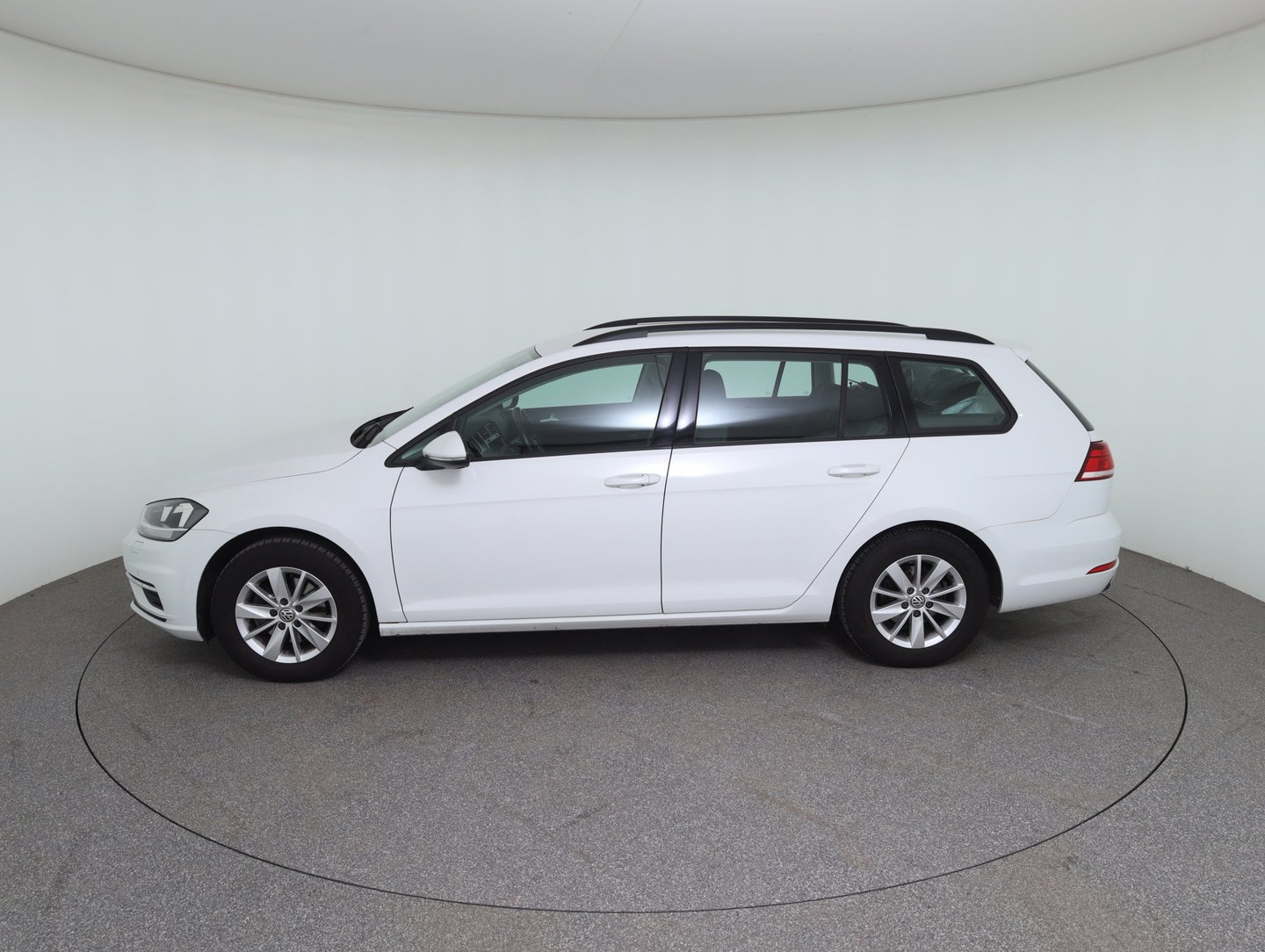 VW Golf Variant Comfortline TDI SCR | Bild 8 von 31