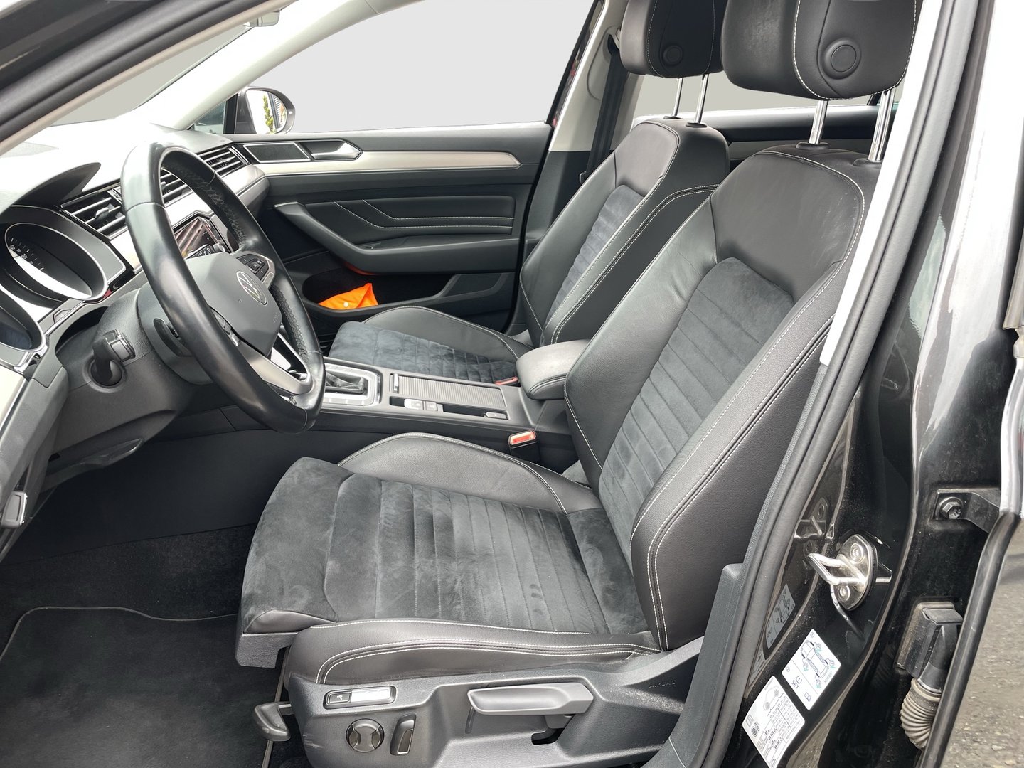 VW Passat Variant Elegance TDI DSG | Bild 8 von 26