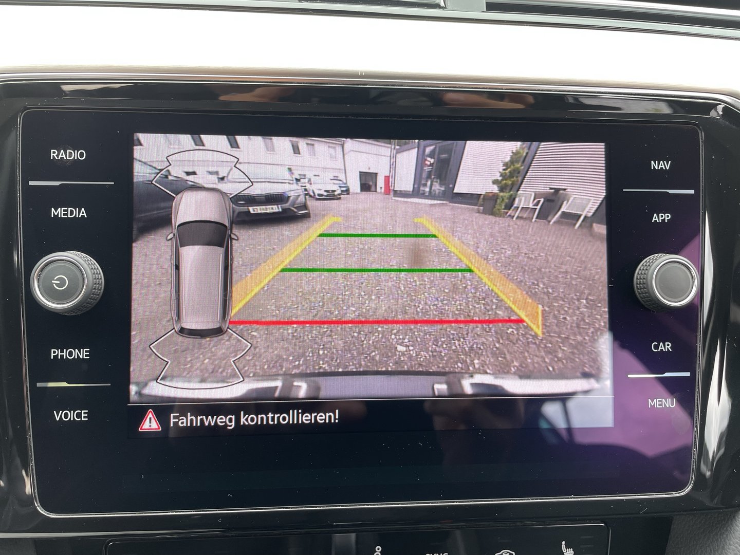 VW Passat Variant Elegance TDI DSG | Bild 17 von 26