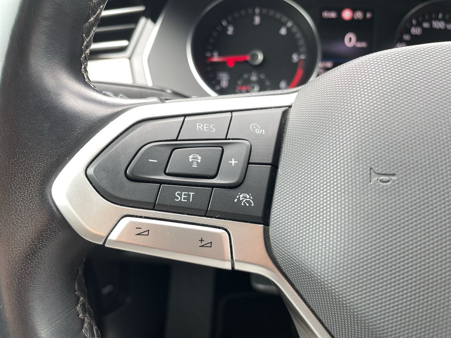 VW Passat Variant Elegance TDI DSG | Bild 13 von 26