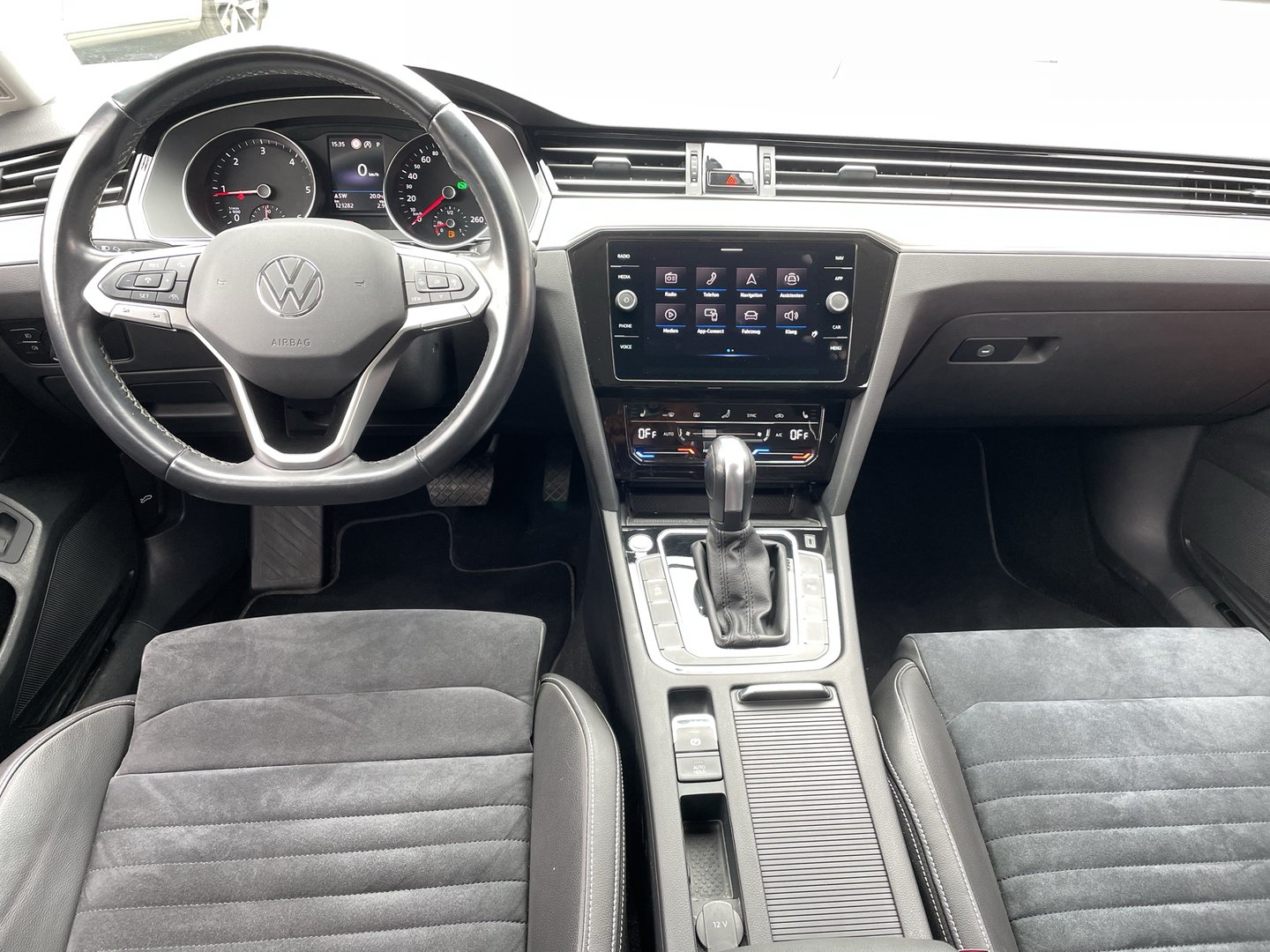 VW Passat Variant Elegance TDI DSG | Bild 10 von 26