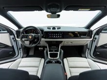 Porsche Cayenne S E-Hybrid in CARRARAWEISSMETALLIC