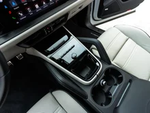 Porsche Cayenne S E-Hybrid in CARRARAWEISSMETALLIC