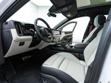 Porsche Cayenne S E-Hybrid in CARRARAWEISSMETALLIC