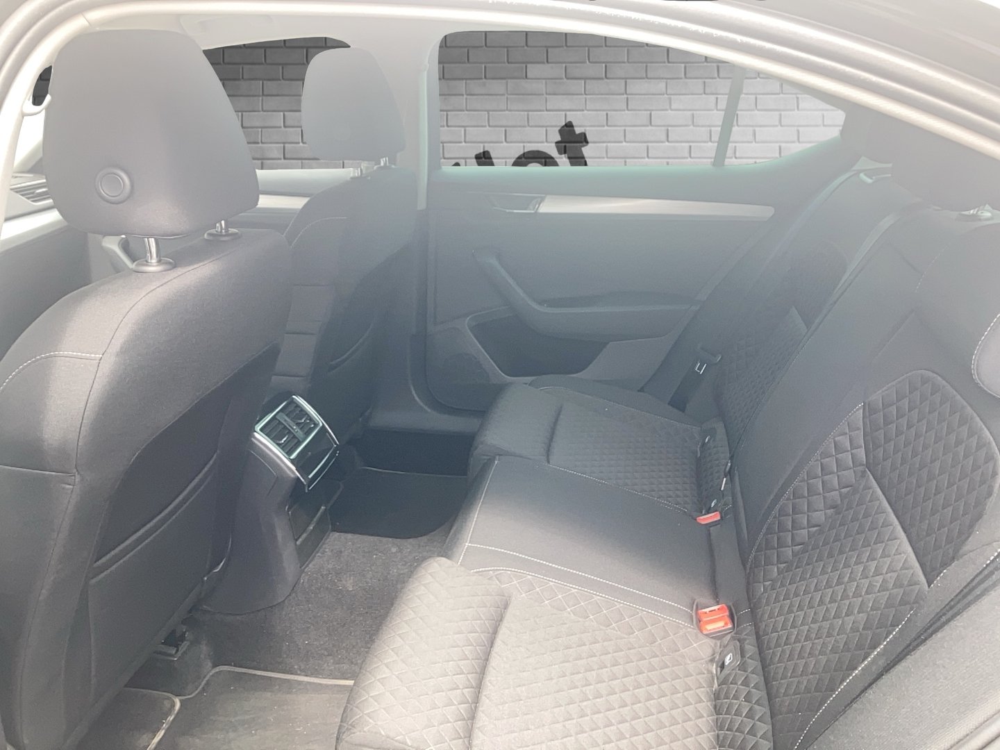 Škoda SUPERB Ambition TDI DSG | Bild 13 von 25